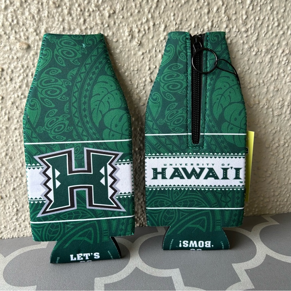 University of Hawaii Rainbow Warriors Flat Bottle Coolie Tailgate Beach set of 2